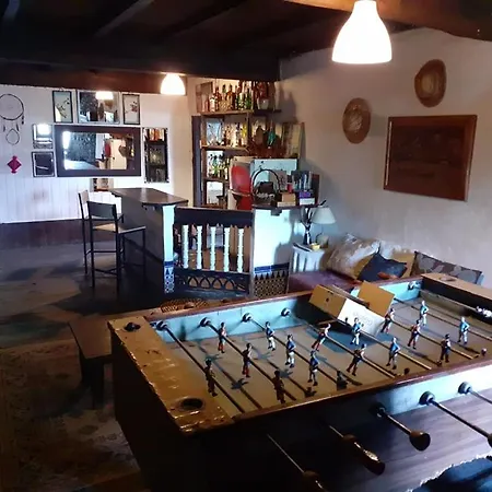 Hostel Escanlar *