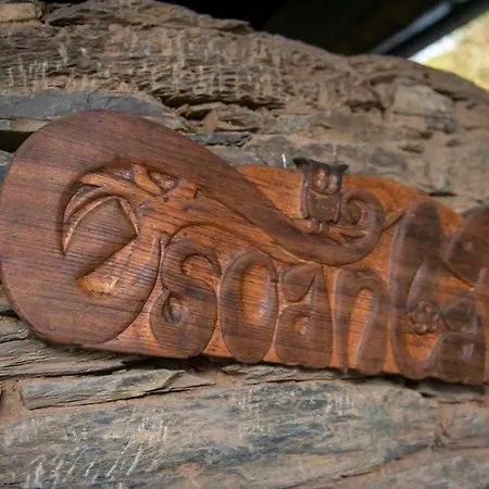 Escanlar Hostel *